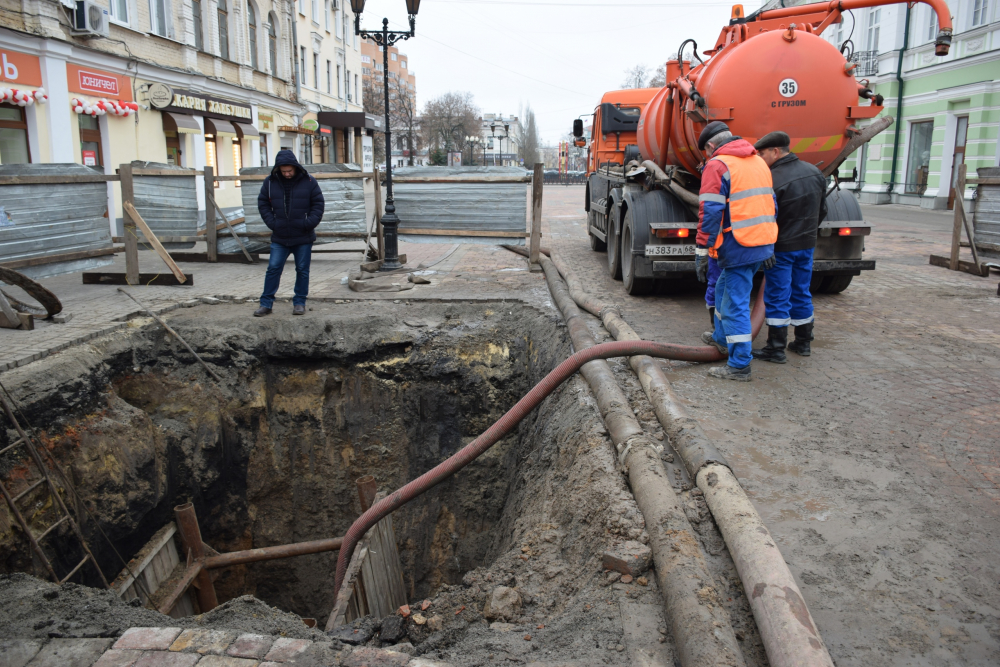 Ремонт канализационных труб в школе