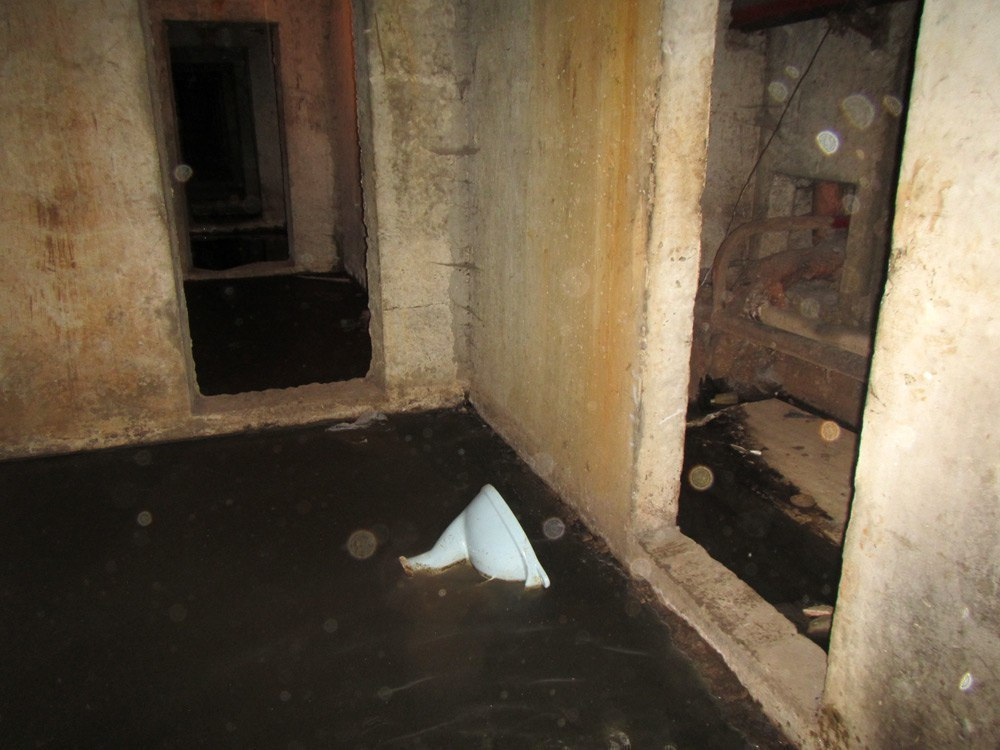 Подвал дома на Широкой в Тамбове заполняется нечистотами