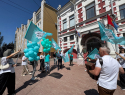 "Новые люди" в Тамбове устроили праздничное шествие с баянистом при подаче документов в горизбирком