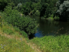 Уваровские подростки нашли труп мужчины на берегу реки