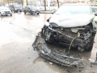 В Тамбове столкнулись две легковушки: водители пострадали