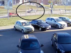 Неадекватный водитель на пешеходном переходе: мать двоих детей подкинуло в воздух