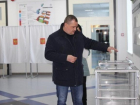 Первый вице-губернатор Тамбовской области Олег Иванов проголосовал в школе "Сколково" 