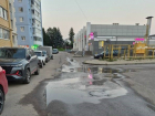 На Колхозной две недели течёт канализация, а обслуживать сети оказалось некому