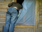 Двое безработных парней ограбили дом старушки в селе Сурки