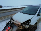 Автоледи на Opel Corsa врезалась в дорожное ограждение 
