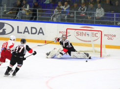 ХК «Тамбов» одержал первую домашнюю победу в новом сезоне