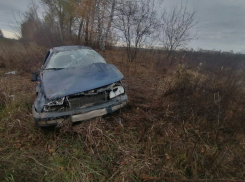 На трассе «Тамбов-Шацк» «Фольксваген» упал в кювет и опрокинулся