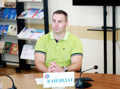 Мандат экс-депутата Гордумы Александра Шерина передан Денису Дубовицкому