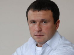 «Большинством за 40 минут» депутаты городской Думы премировали себя к Новому году