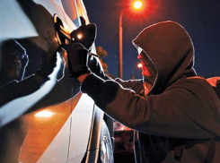 За серию краж из автомобилей тамбовского рецидивиста ждёт колония строгого режима