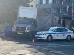 В центре Тамбова ночью «Ларгус» протаранил «Газон», погибли два человека