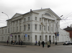 В Тамбове проводят реконструкцию здания бывшего хлебозавода
