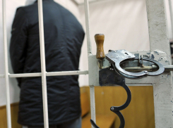 19-летний тамбовчанин получил 7 лет тюрьмы за связь со школьницей