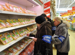 В Мичуринске торгуют просроченными продуктами питания