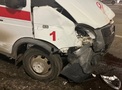В самом центре Тамбова врачи «скорой» пострадали в ДТП 