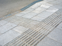 В Тамбове после ремонта Советской на тротуарах до сих пор не появилась тактильная плитка
