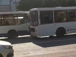 В Тамбове из-за столкновения двух автобусов пострадало двое пассажиров