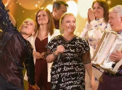 Котовчанка исполнила песню «Я люблю тебя, Дима» на телеканале «Россия-1»