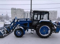 В Тамбове трактор во время уборки снега сбил 63‑летнюю пешеходку