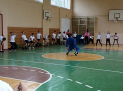 Чемпионскую зарядку с учениками тамбовской школы провел мастер спорта по дзюдо