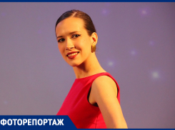 Дизайнер одежды и модель бренда «Цна» Алина Пурей стала «Мисс элегантность-2025». Фоторепортаж