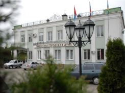 Суд признал законными действия избиркома о лишении депутатского мандата адвоката Лакоценко