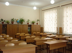 В школе в Отъяссах во время урока обвалился потолок