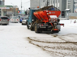 Тамбовские коммунальщики заранее проведут обработку дворов от гололёда