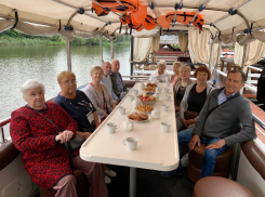 Для пожилых тамбовчан организовали бесплатные прогулки на катере по Цне