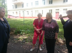 Продолжение тополиной истории: представители власти встретились с населением Летки 