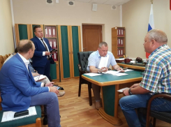 Первый вице-губернатор выслушал проблемы 13 человек в ходе личного приема