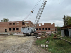 Сорвавшего строительство школы в Алгасово подрядчика внесли в «чёрный список»