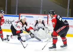 ХК «Тамбов» закончил выезд разгромным поражением от «Нефтяника»