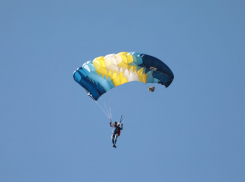 На аэродроме «Горелое» возобновятся прыжки с парашютом
