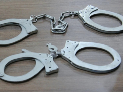 В Мичуринске молодые парни избили двух полицейских до реанимации