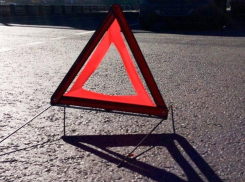 На закрытой дороге под Мичуринском перевернулся автомобиль