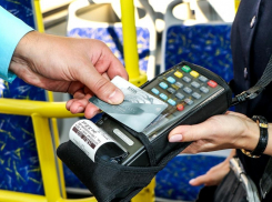 Безналичная система оплаты проезда решает проблему с «лжельготниками»  