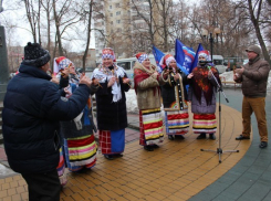 Масленица пришла в сквер Баратынского 