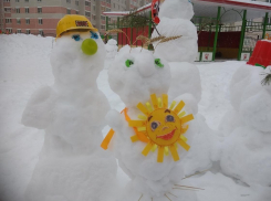 В тамбовском детском саду на парад выстроились снеговики 