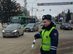 Водитель иномарки пожертвовал автомобилем, чтобы не сбить пешехода на окружной дороге Тамбова 