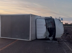 В Первомайском округе водитель «ГАЗели» выехал на встречку, устроил тройное ДТП и перевернулся