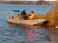 Упавший в Кершенское водохранилище самолет, подняли из воды