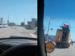 На улице Бастионной демонтируют троллейбусные провода