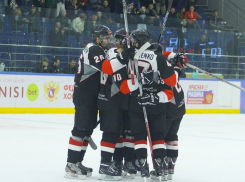 ХК «Тамбов» обыграл действующего чемпиона на домашнем льду!