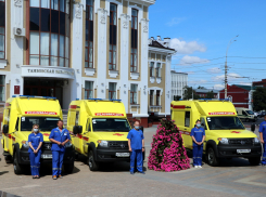 Больницы Тамбовской области получили новые реанимобили
