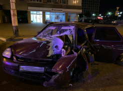 В Тамбове ночью перед «Кристаллом» насмерть разбился мужчина