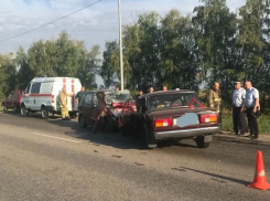 В Тамбовском районе три человека погибли в столкновении двух авто