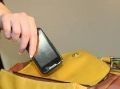 Гражданка иностранного государства украла телефон у тамбовчанки