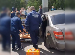 В Тамбове на Мичуринской водитель «Лады Гранта» врезался в столб